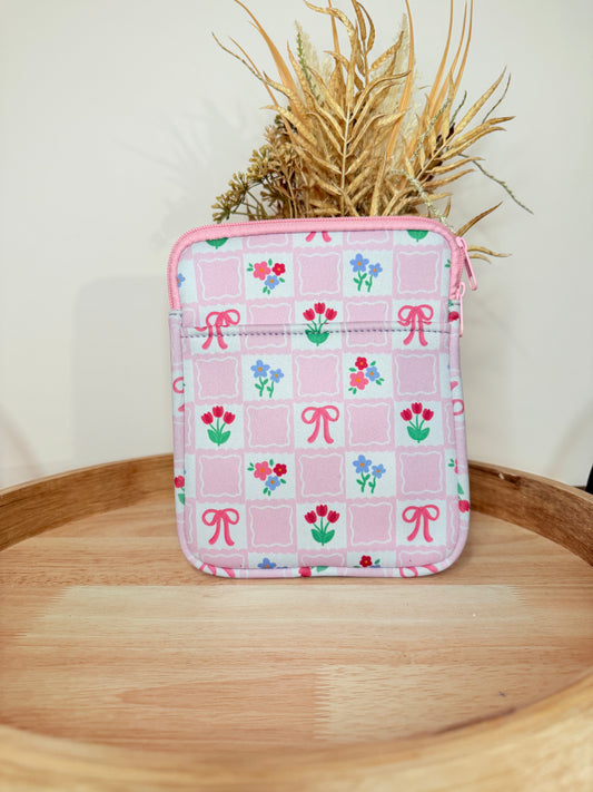 "Coquette Bouquets" Kindle Sleeve – Small