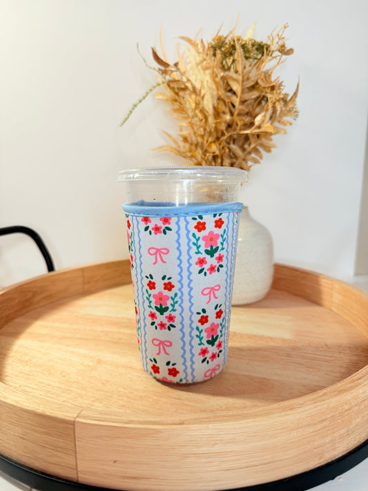 "Dainty Little Daisies" Cup Sleeve (Medium)